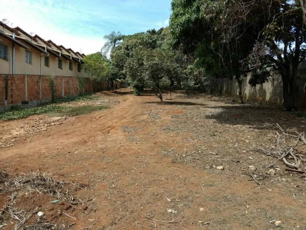 Loteamento e Condomínio, 2000 m² - Foto 1