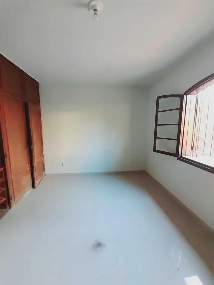 Casa, 4 quartos, 270 m² - Foto 4