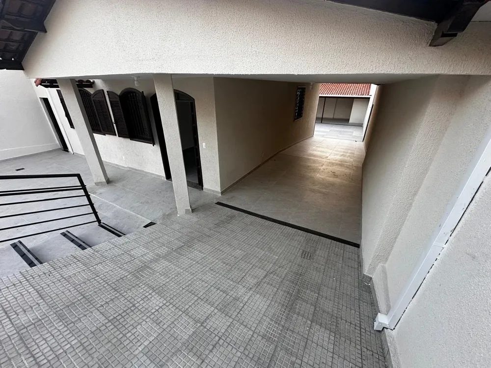 Casa, 3 quartos, 192 m² - Foto 2