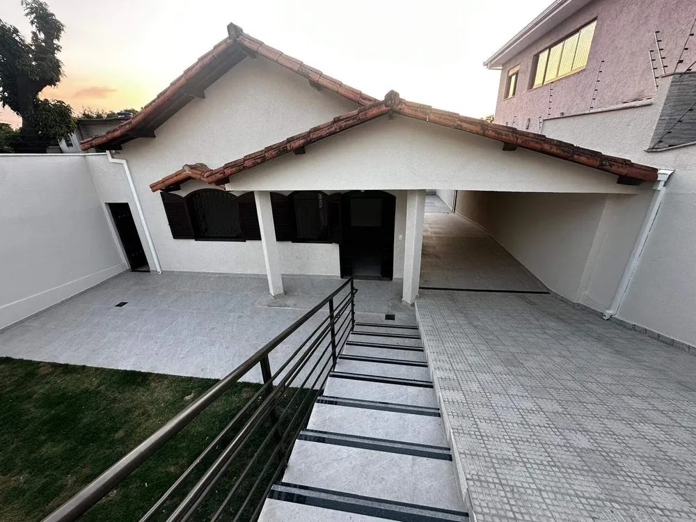 Casa, 3 quartos, 192 m² - Foto 1