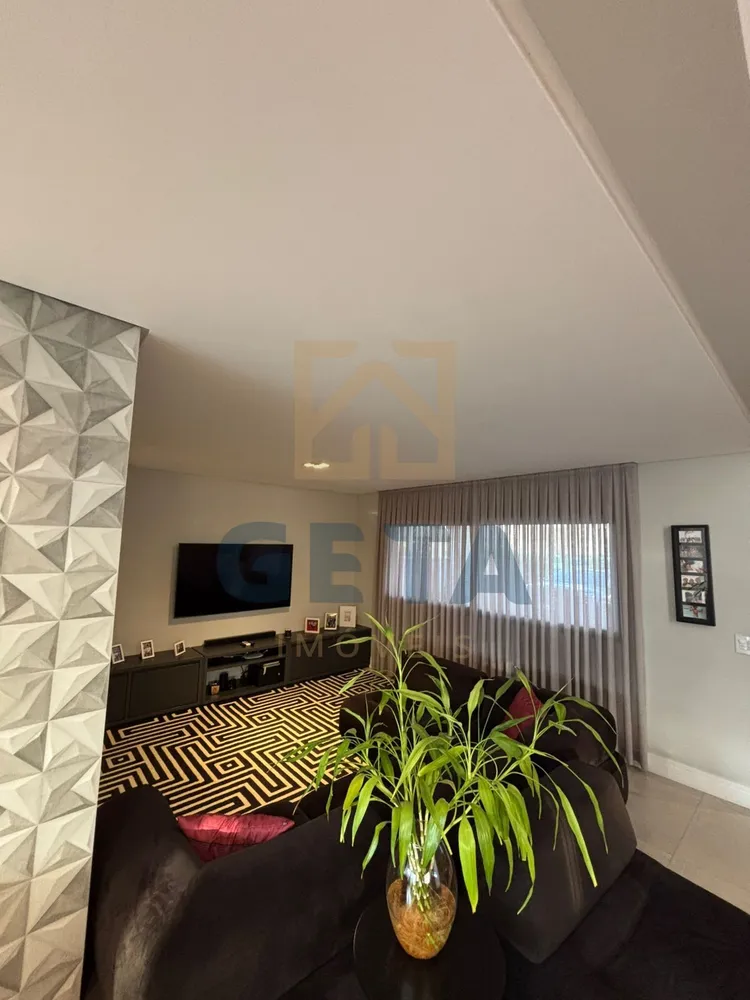 Casa, 3 quartos, 264 m² - Foto 1
