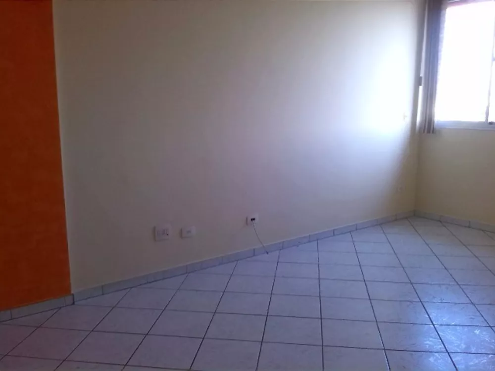 Apartamento à venda com 3 quartos, 80m² - Foto 3