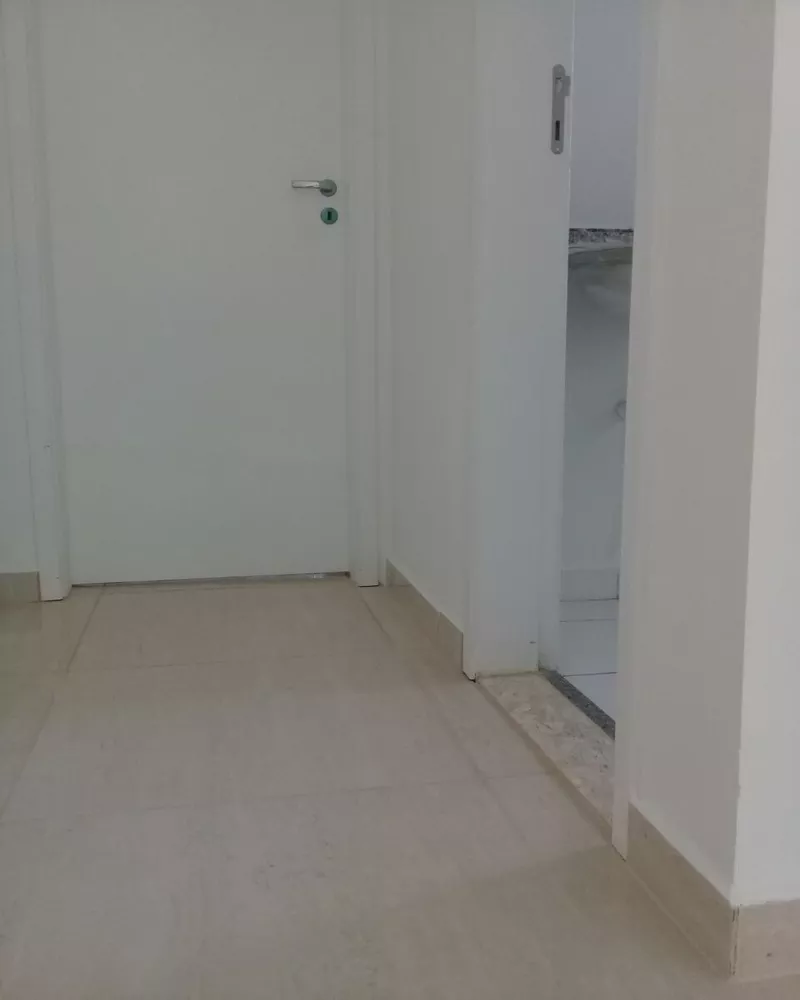 Apartamento à venda com 3 quartos, 74m² - Foto 2