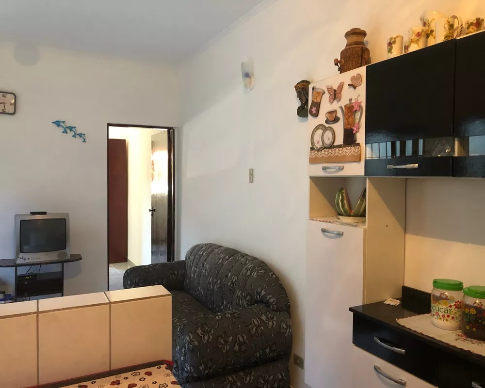 Casa à venda com 2 quartos, 60m² - Foto 2