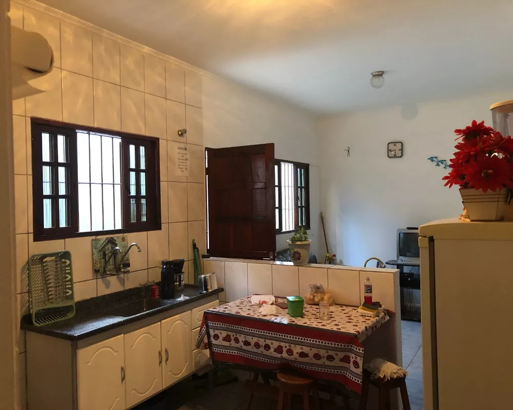 Casa à venda com 2 quartos, 60m² - Foto 4