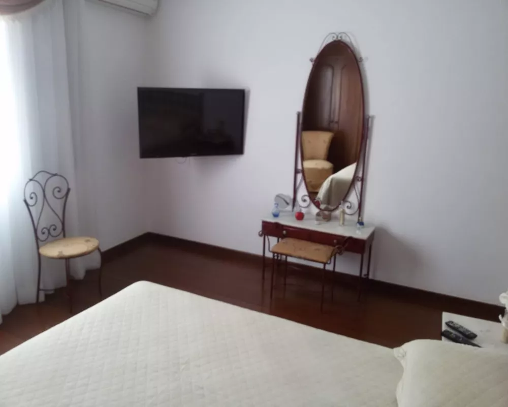 Sobrado à venda e aluguel com 3 quartos, 180m² - Foto 4