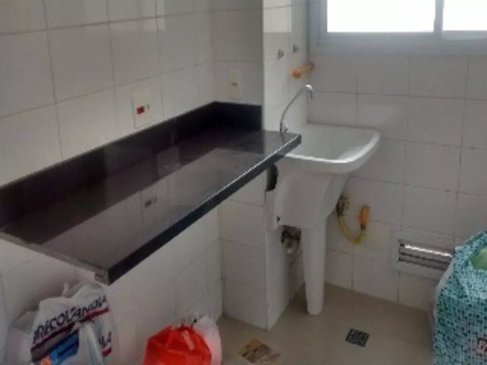 Apartamento à venda com 3 quartos, 123m² - Foto 2