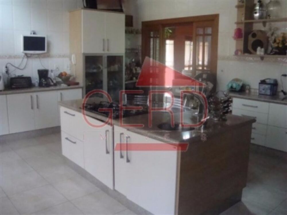 Casa de Condomínio à venda com 3 quartos, 580m² - Foto 2