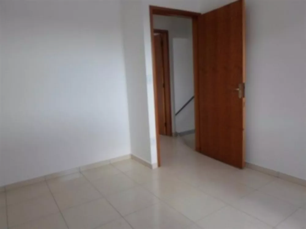 Sobrado à venda com 2 quartos, 68m² - Foto 1