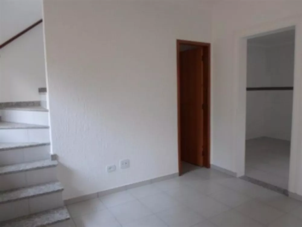 Sobrado à venda com 2 quartos, 68m² - Foto 2