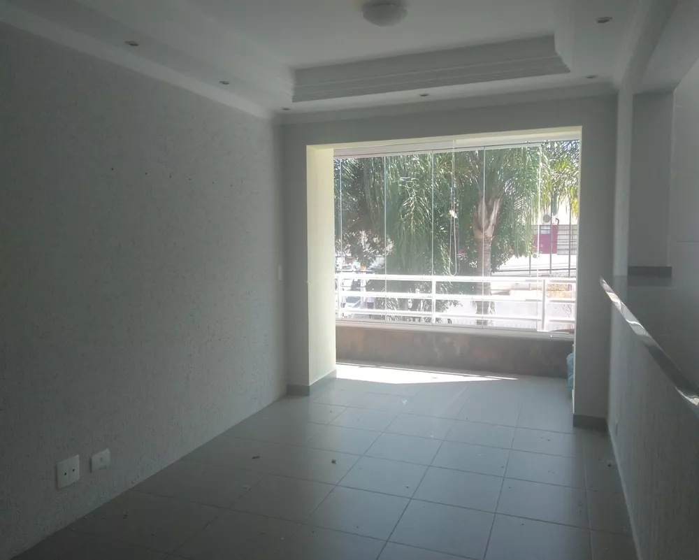 Apartamento à venda com 3 quartos, 80m² - Foto 1