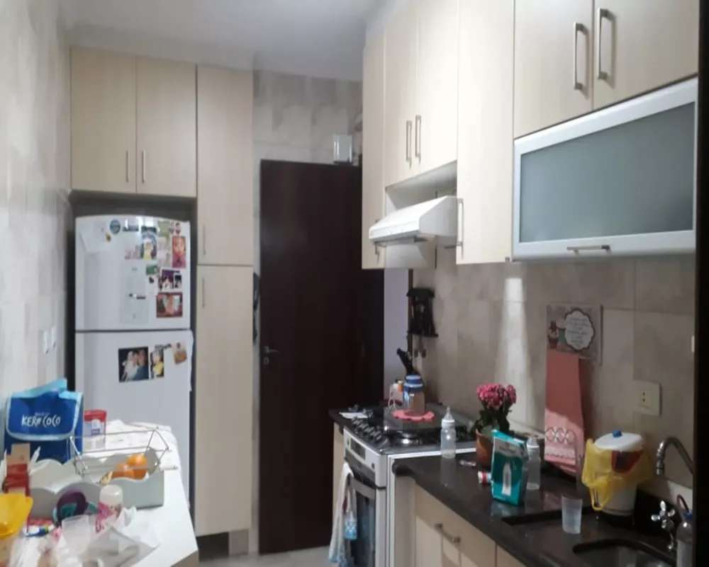 Apartamento à venda com 2 quartos, 70m² - Foto 2