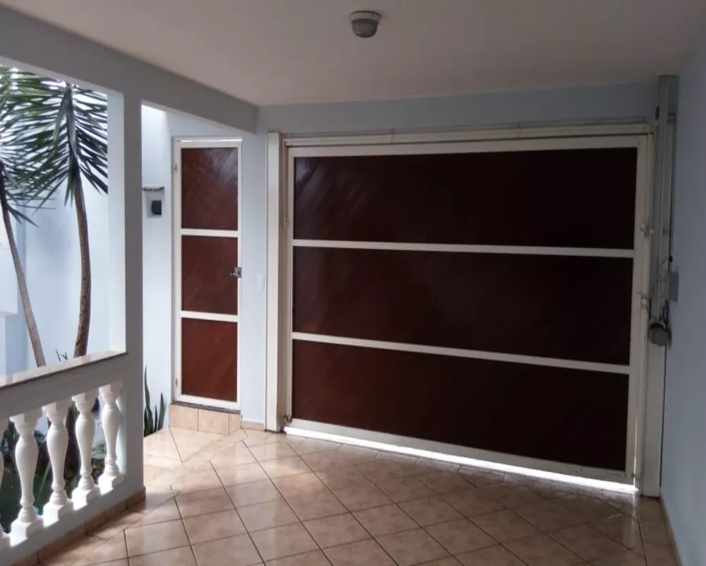 Sobrado à venda e aluguel com 3 quartos, 197m² - Foto 1