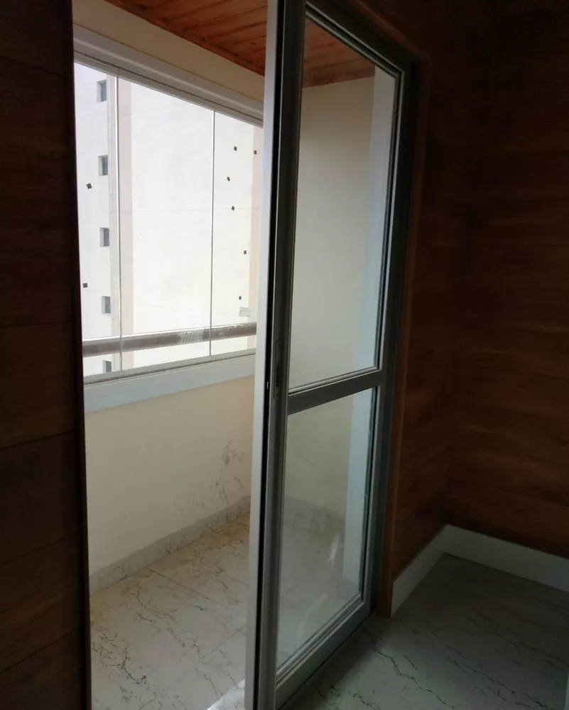 Apartamento à venda com 3 quartos, 65m² - Foto 2