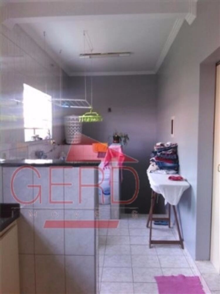 Sobrado à venda e aluguel com 3 quartos, 300m² - Foto 2