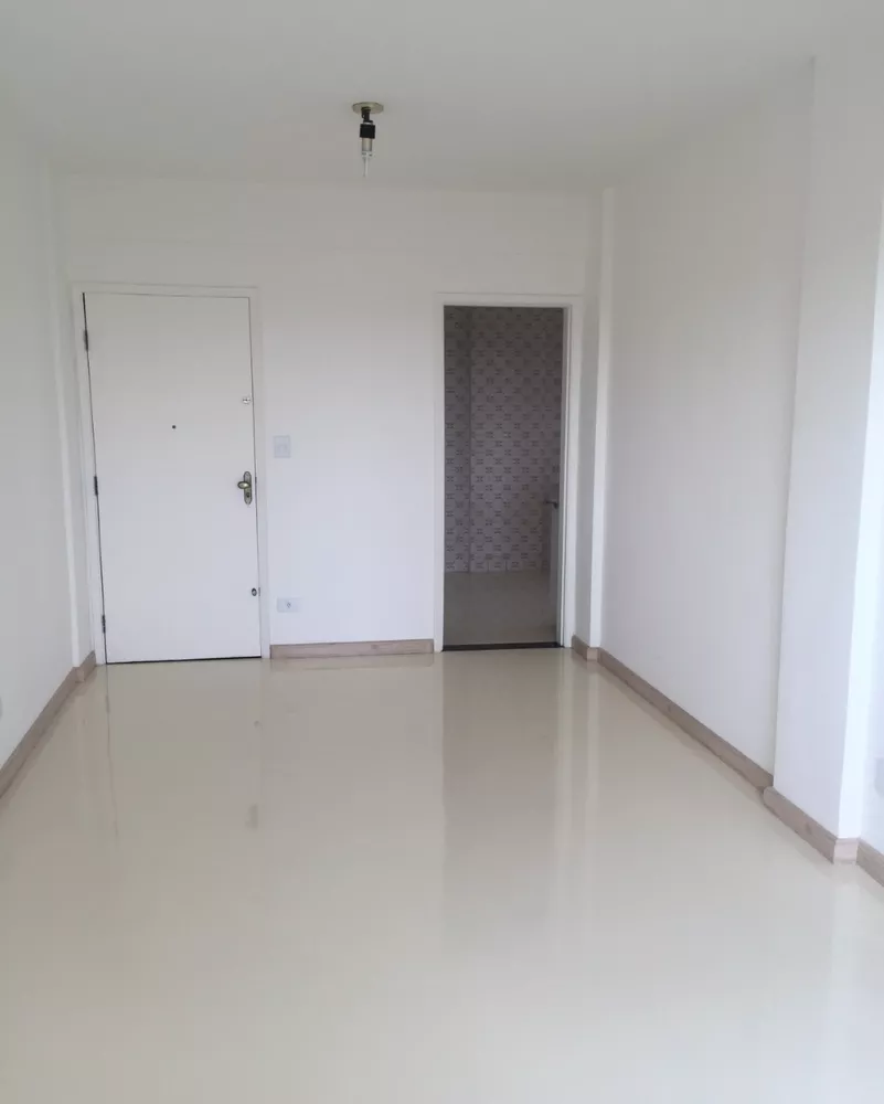 Apartamento à venda com 2 quartos, 78m² - Foto 2