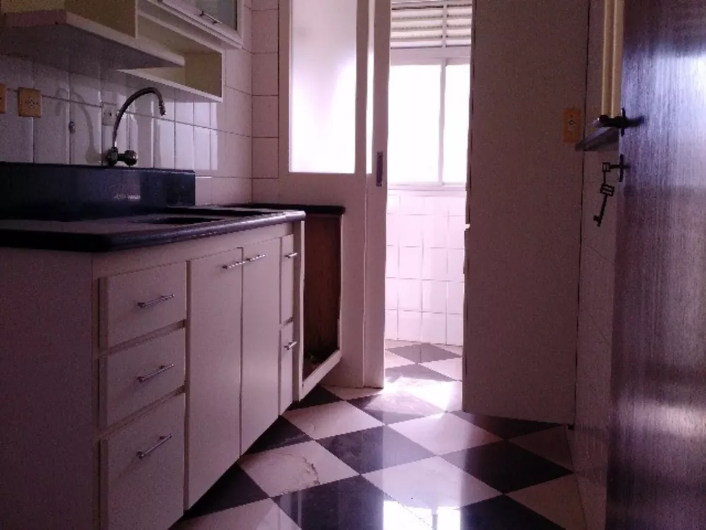 Apartamento à venda com 3 quartos, 70m² - Foto 2