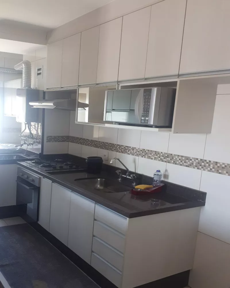 Apartamento à venda com 3 quartos, 75m² - Foto 2