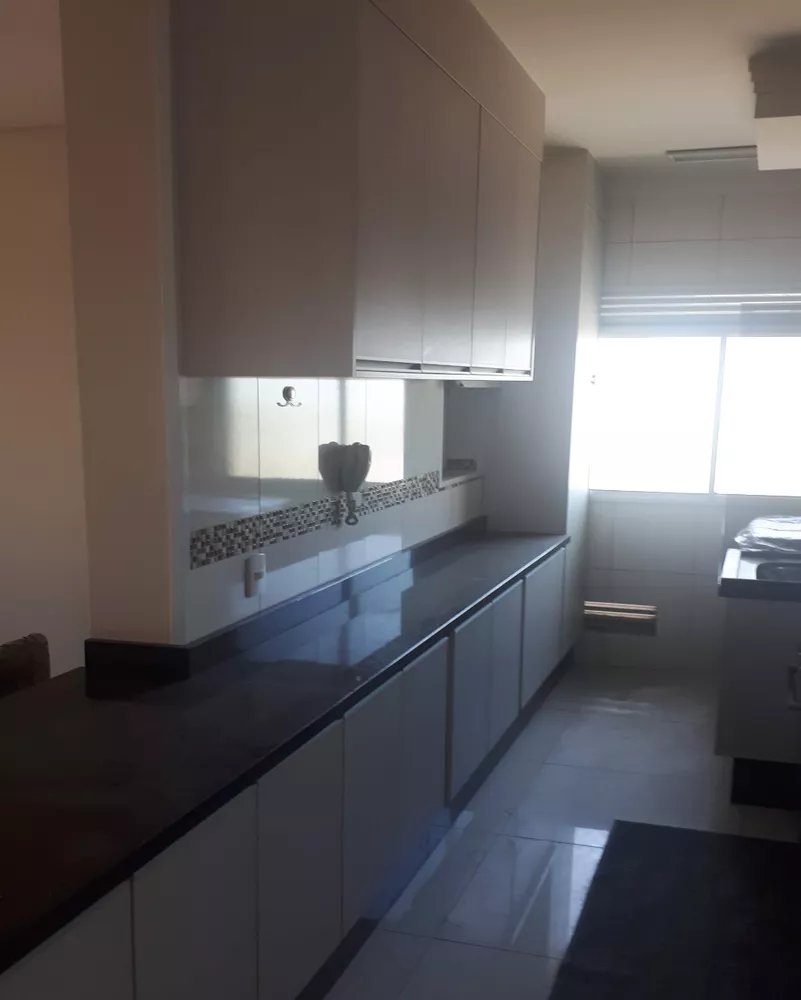 Apartamento à venda com 3 quartos, 75m² - Foto 3