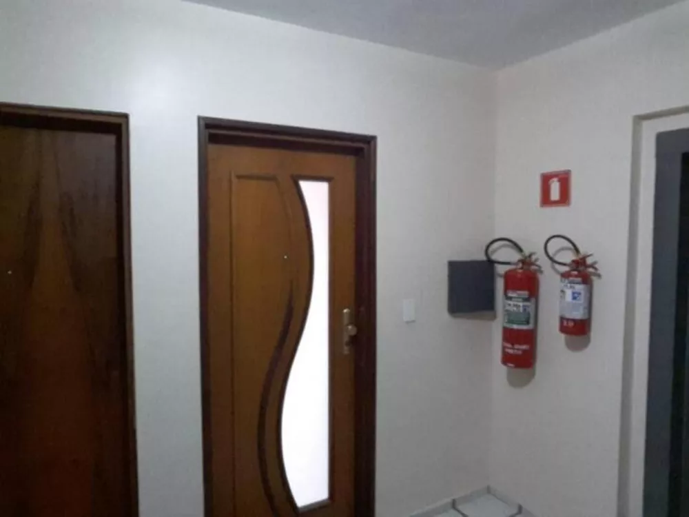 Apartamento à venda com 3 quartos, 83m² - Foto 2