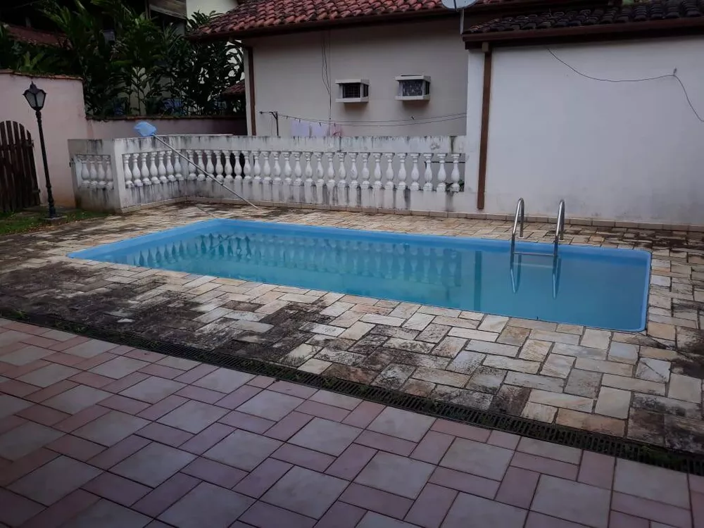 Casa à venda e aluguel com 4 quartos, 300m² - Foto 4