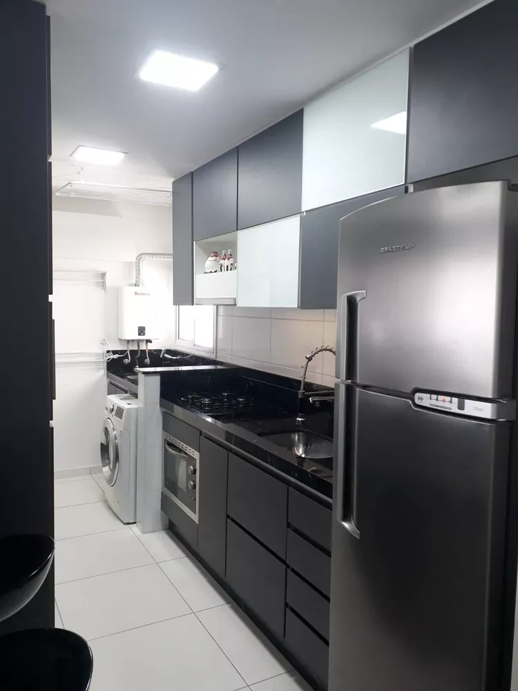 Apartamento à venda com 2 quartos, 77m² - Foto 2