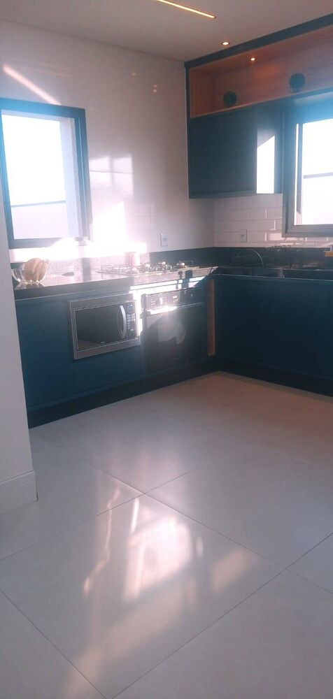 Casa à venda com 3 quartos, 240m² - Foto 3