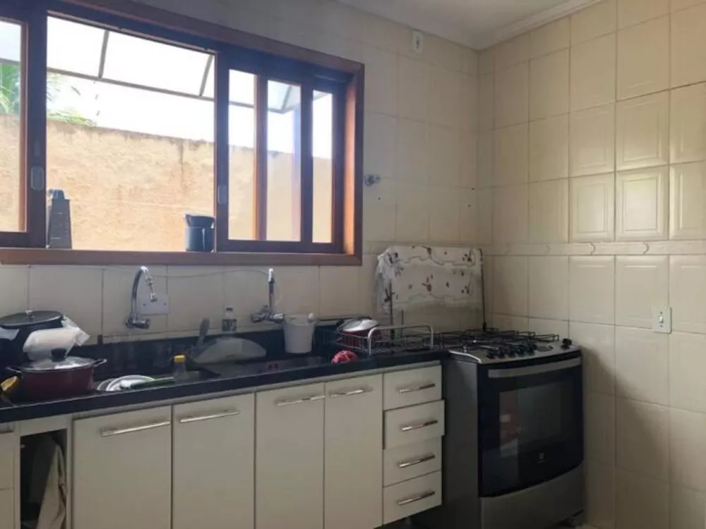 Casa à venda com 3 quartos, 420m² - Foto 3