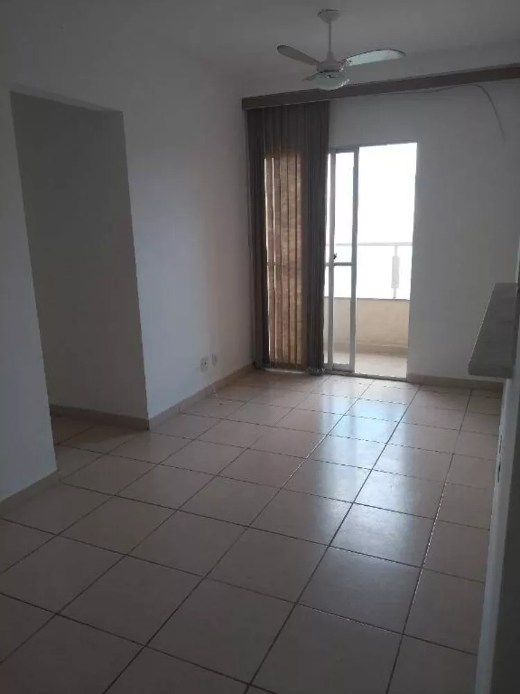 Apartamento à venda com 3 quartos, 65m² - Foto 3