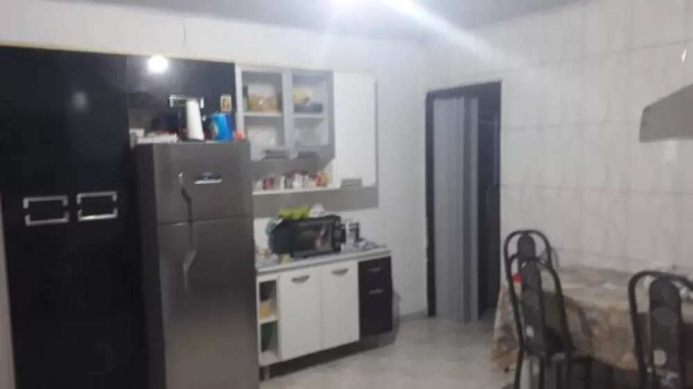 Casa à venda com 2 quartos, 210m² - Foto 3