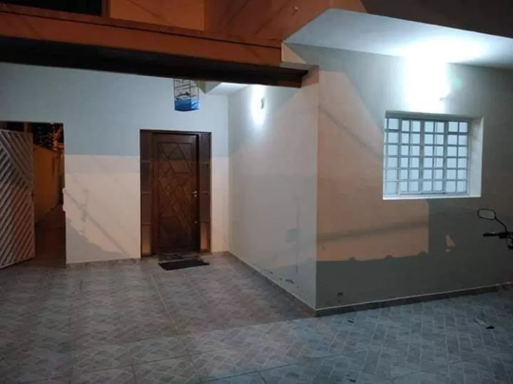 Sobrado à venda com 4 quartos, 380m² - Foto 1