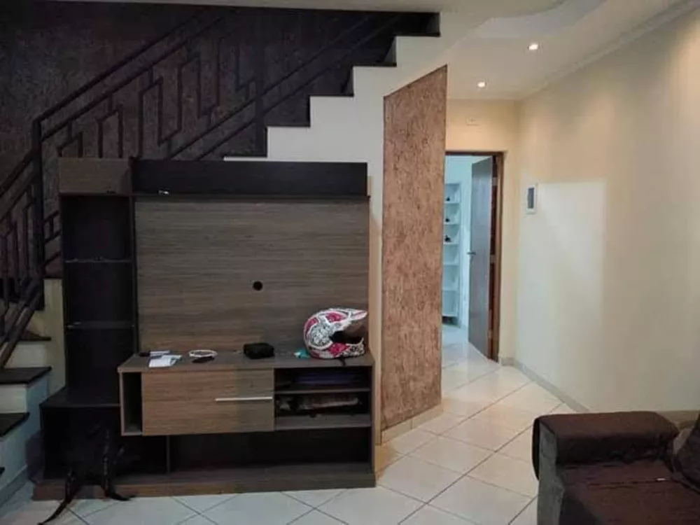 Sobrado à venda com 4 quartos, 380m² - Foto 2