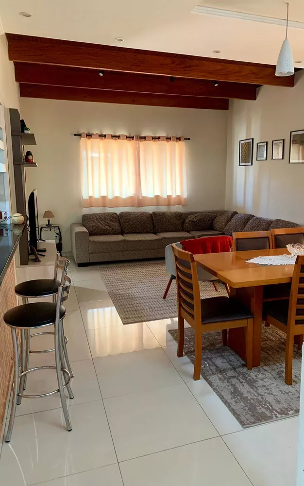 Casa à venda com 4 quartos, 300m² - Foto 2