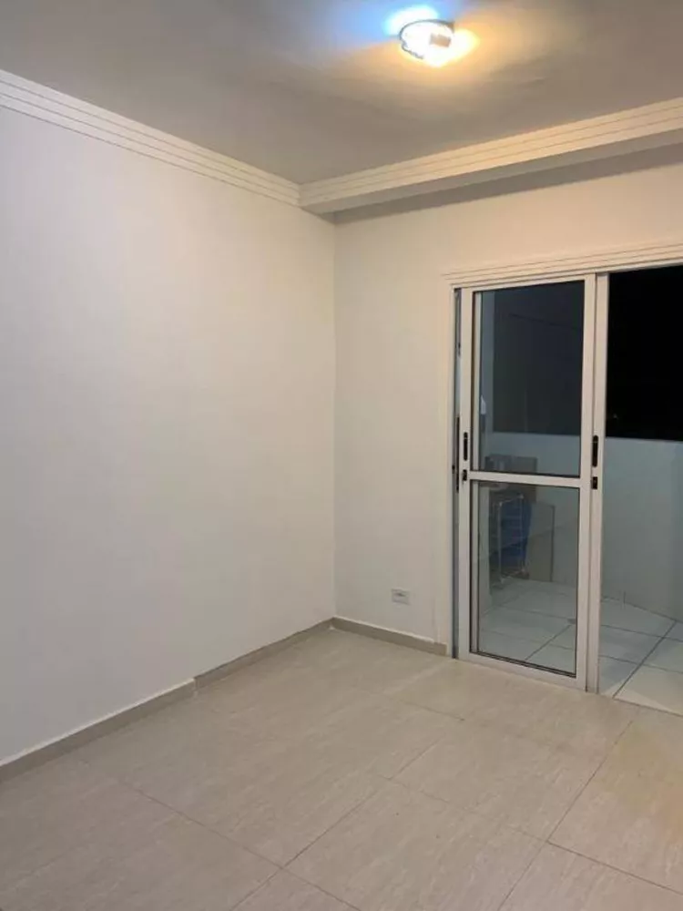 Apartamento à venda com 2 quartos, 64m² - Foto 4