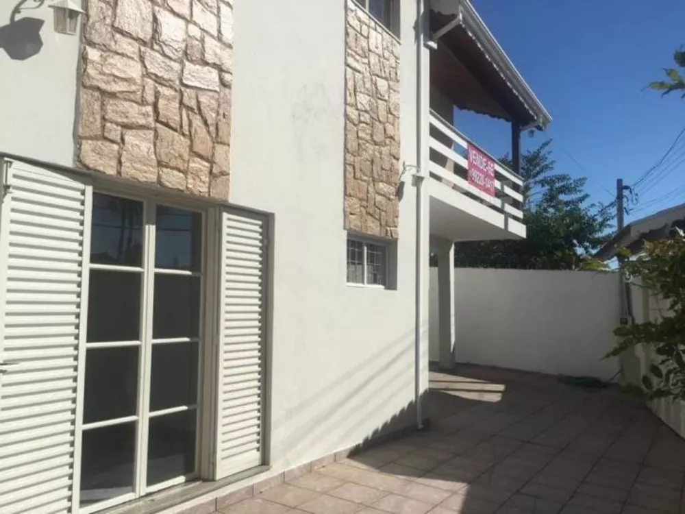 Sobrado à venda com 5 quartos, 314m² - Foto 1