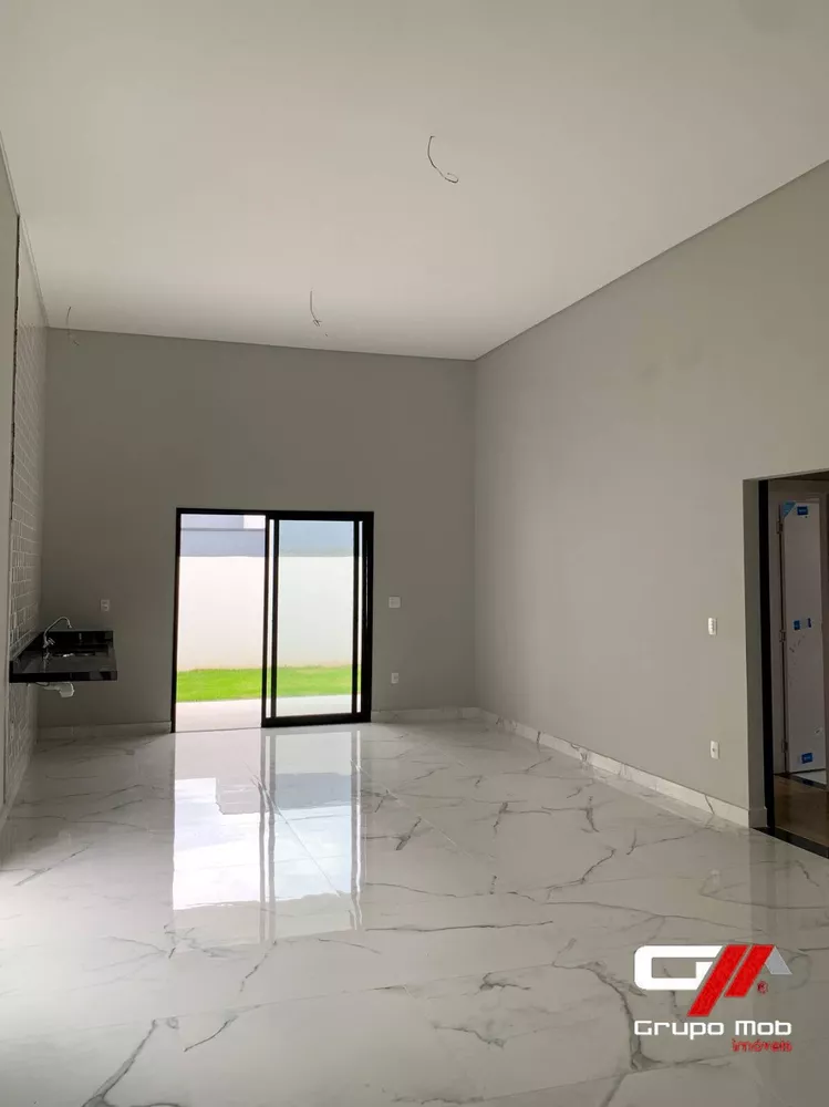 Casa à venda com 3 quartos, 300m² - Foto 2