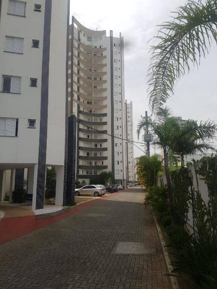 Apartamento à venda com 3 quartos, 77m² - Foto 1