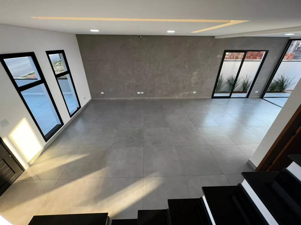 Casa à venda com 3 quartos, 150m² - Foto 3