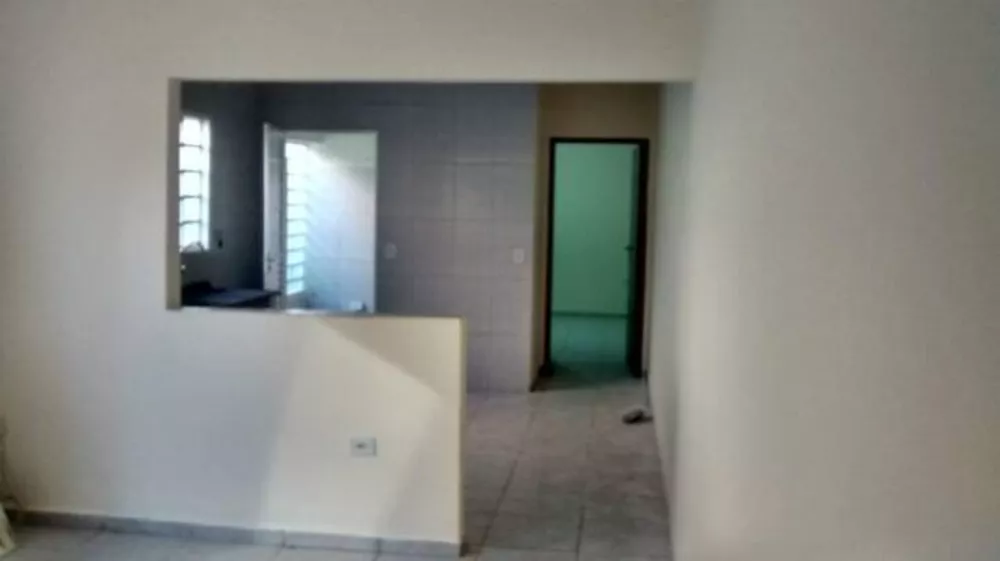 Casa à venda com 2 quartos, 135m² - Foto 2