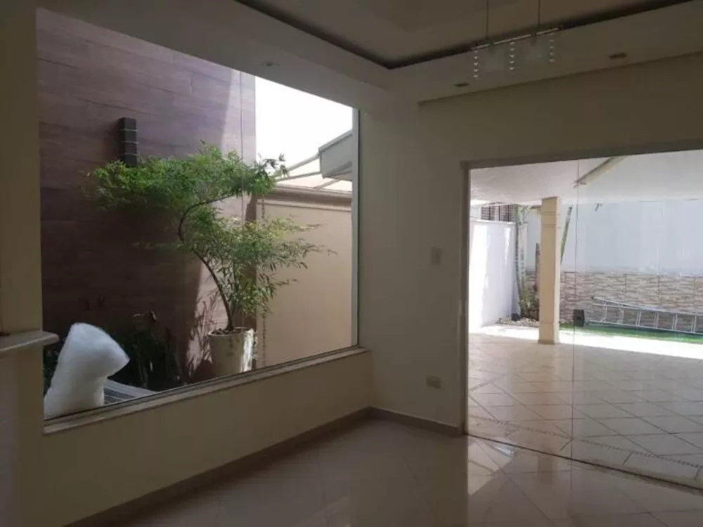 Sobrado à venda com 3 quartos, 240m² - Foto 2