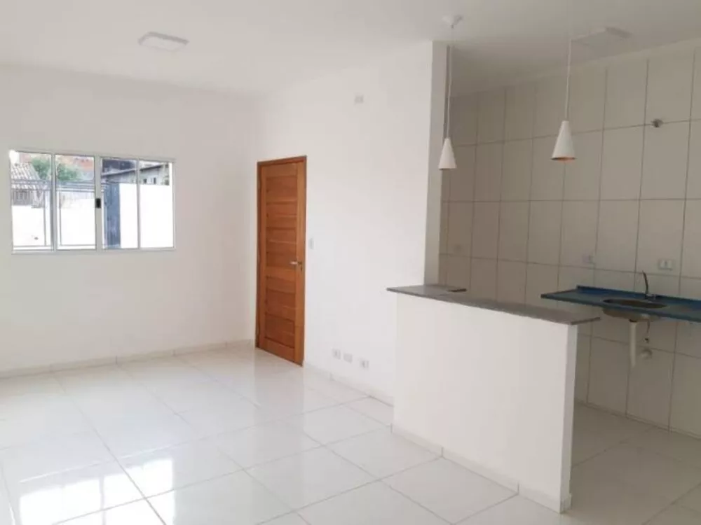 Casa à venda com 2 quartos, 67m² - Foto 2