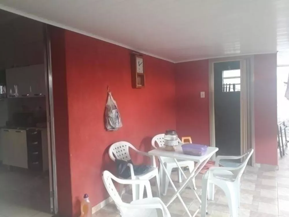 Casa à venda com 3 quartos, 230m² - Foto 2