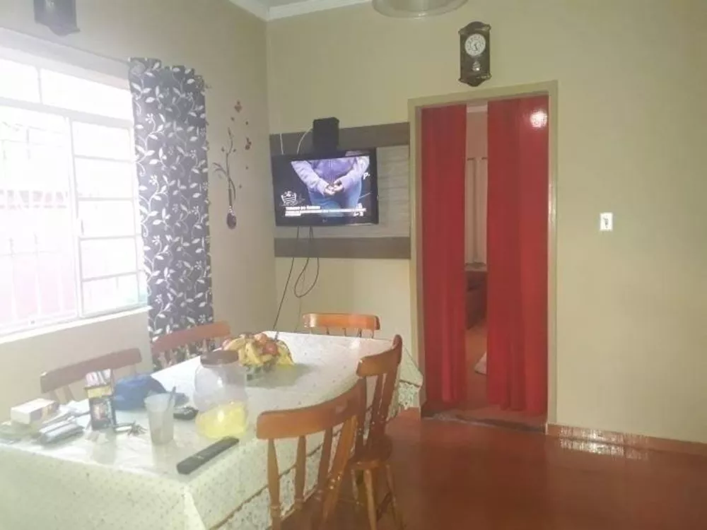 Casa à venda com 3 quartos, 230m² - Foto 3