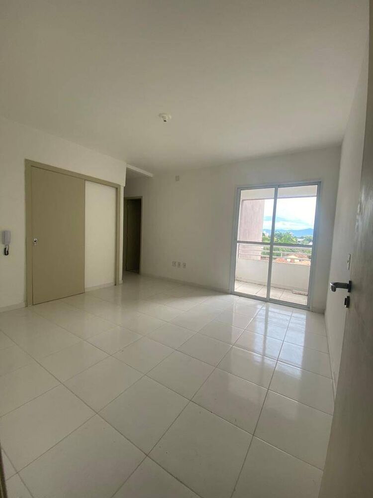 Apartamento à venda com 2 quartos, 60m² - Foto 2