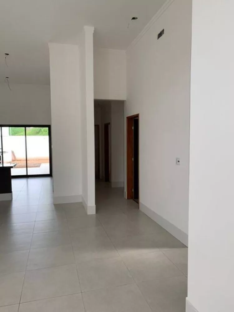 Casa à venda com 3 quartos, 151m² - Foto 3