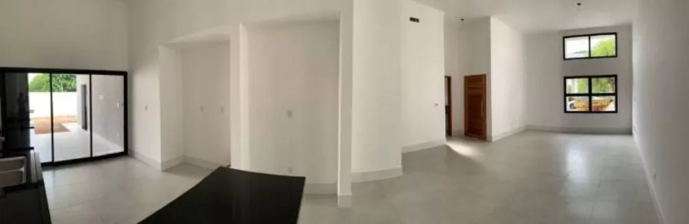 Casa à venda com 3 quartos, 151m² - Foto 2