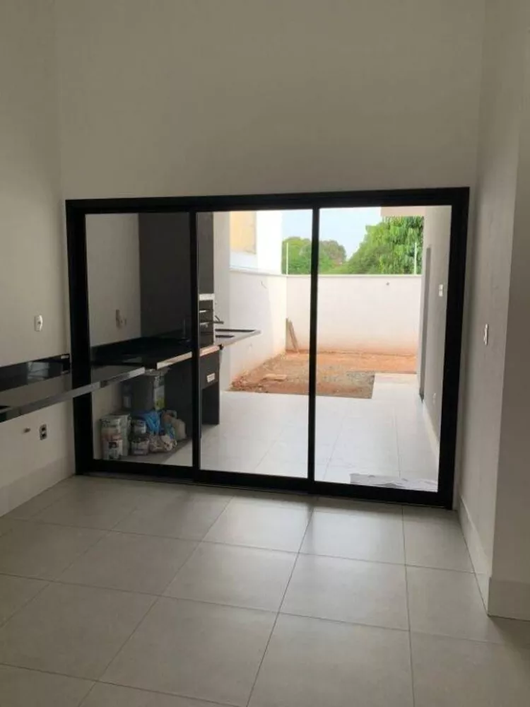 Casa à venda com 3 quartos, 151m² - Foto 4