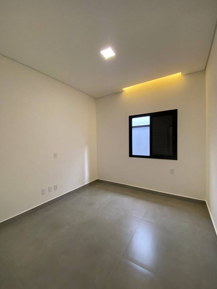 Casa à venda com 3 quartos, 175m² - Foto 1