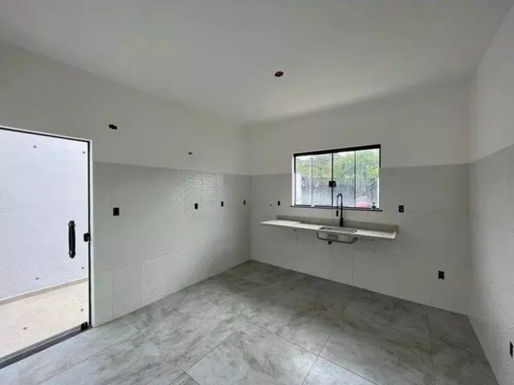 Casa à venda com 2 quartos, 140m² - Foto 3