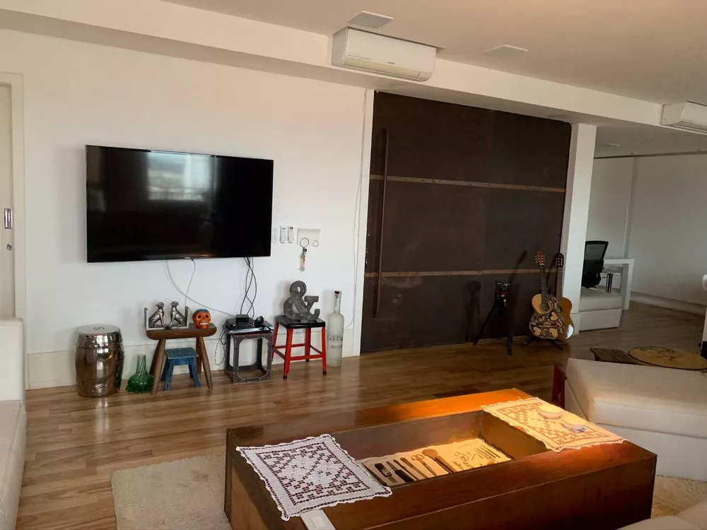 Apartamento à venda com 4 quartos, 235m² - Foto 2